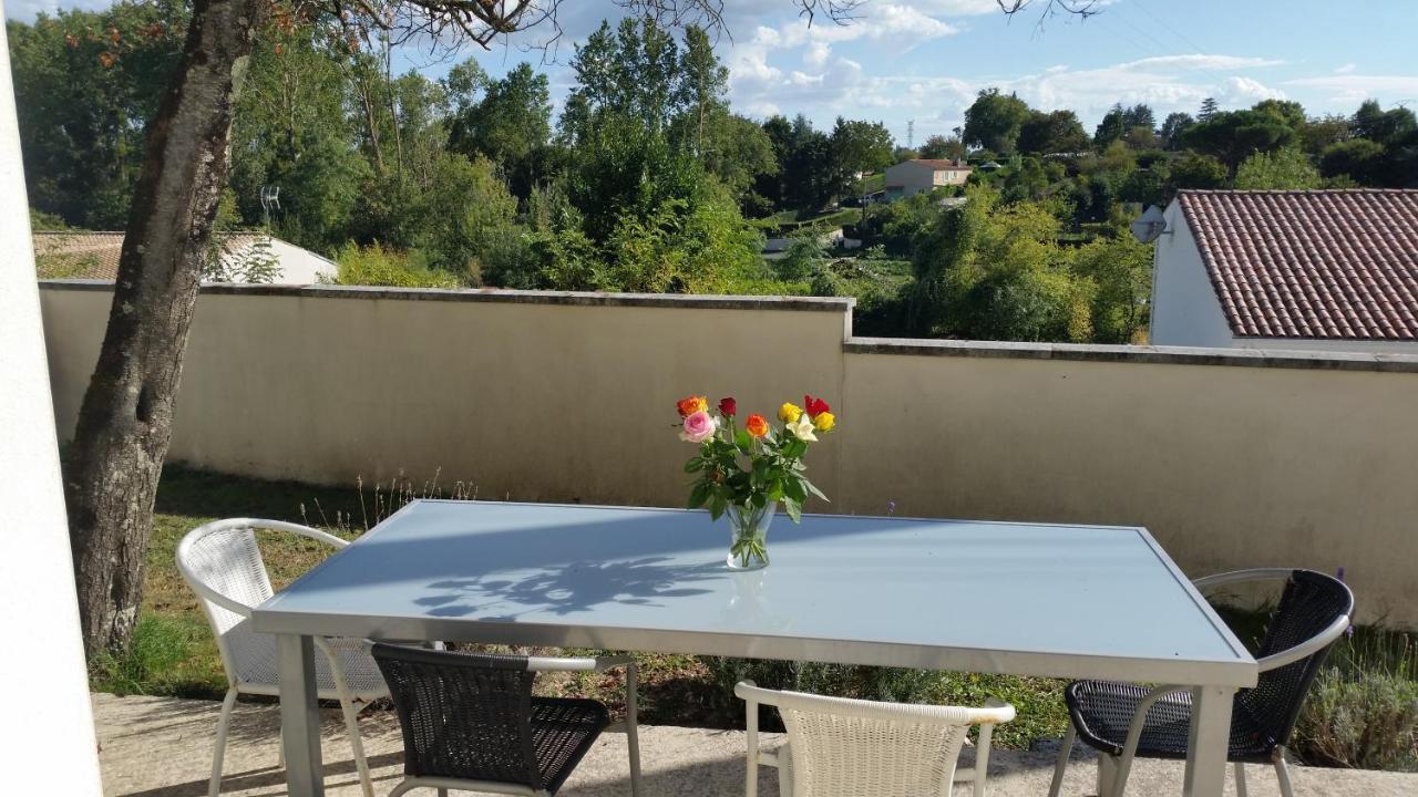 Le Clos Des Oiseaux Saintes Eksteriør bilde