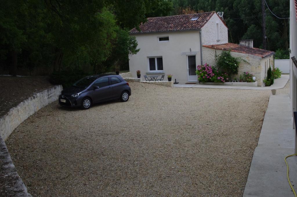 Le Clos Des Oiseaux Saintes Eksteriør bilde